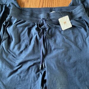 Fabletics women’s new with tags Blue Jogger Pants size xl